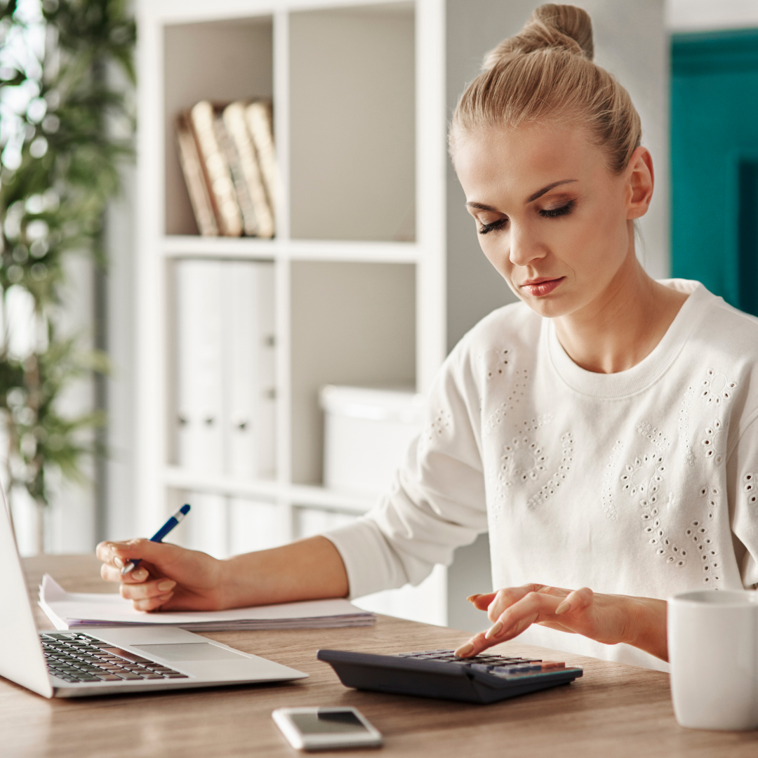 travel therapist budgeting