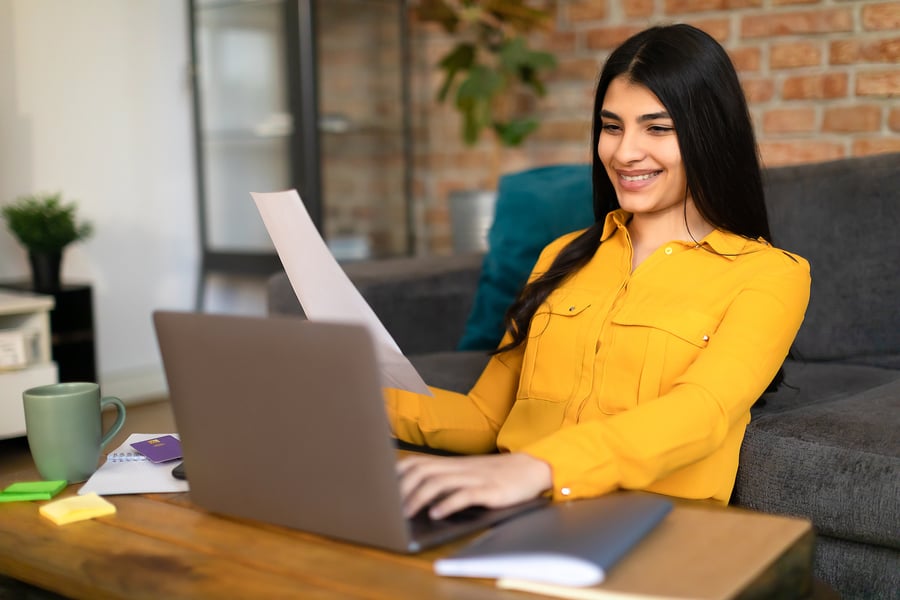 Therapy recruiter working to find the right job for her travel therapist