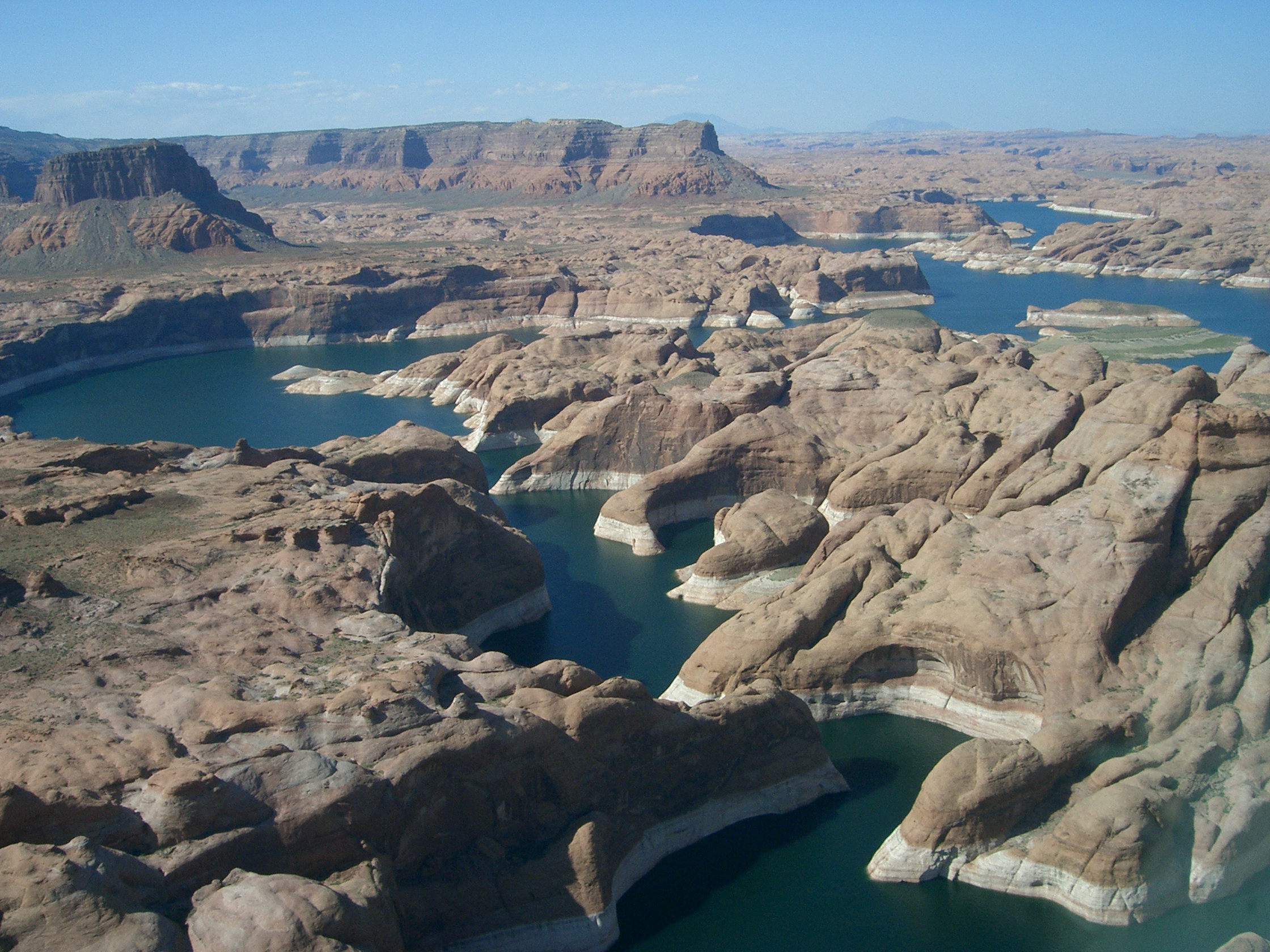 File:Lake Powell - Arizona.JPG - Wikimedia Commons