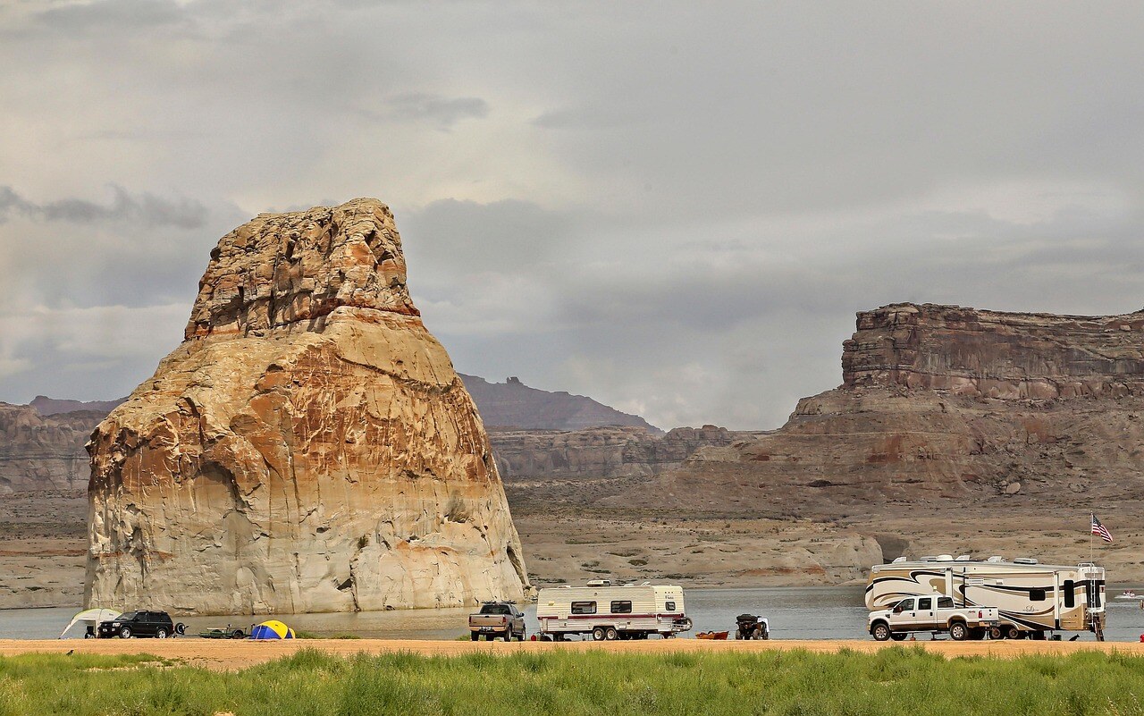 Home on the Road: Embracing RV or Tiny Home Life as a Travel Healthcare Professional